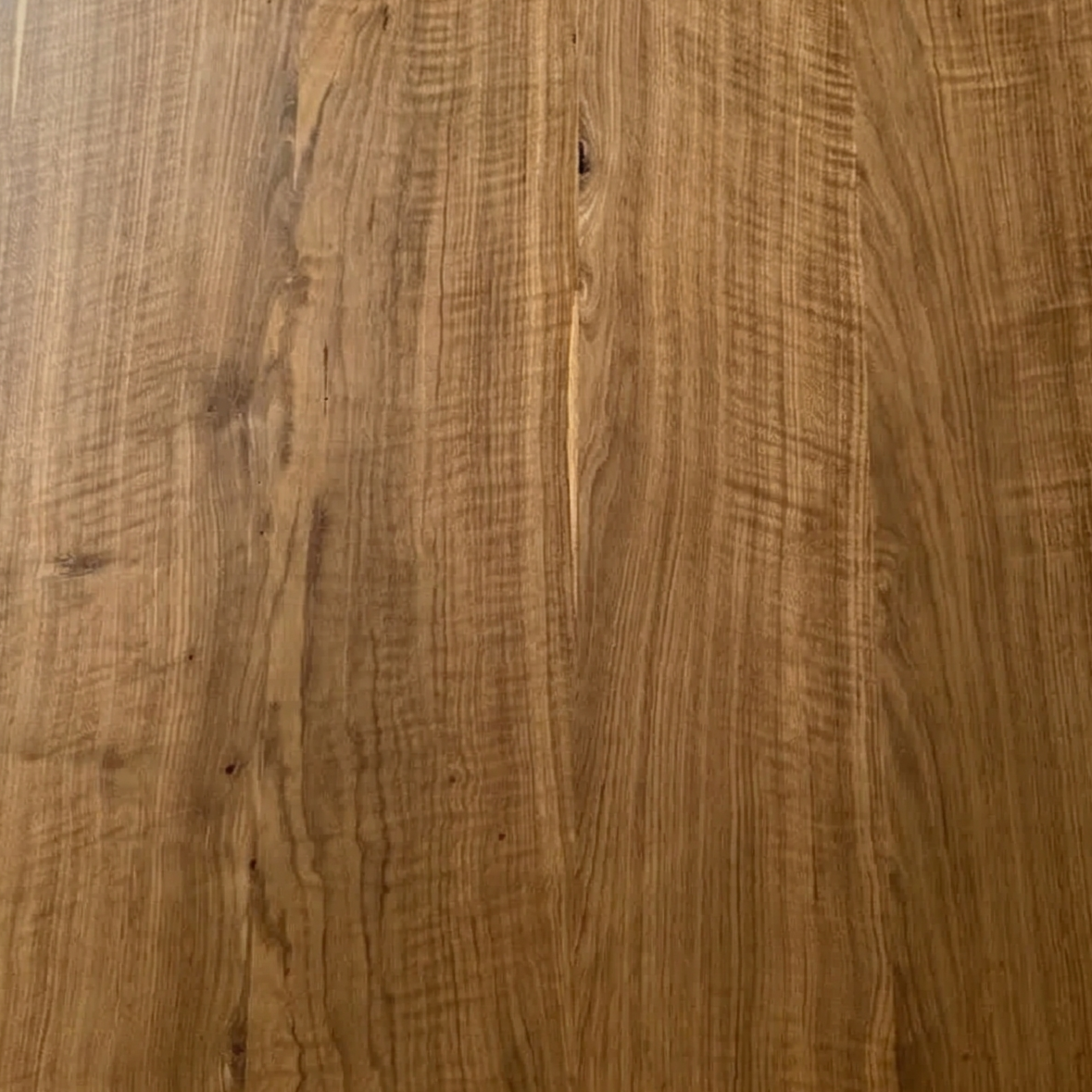 White Oak Round Dining Table with Reeded Pedestal Base